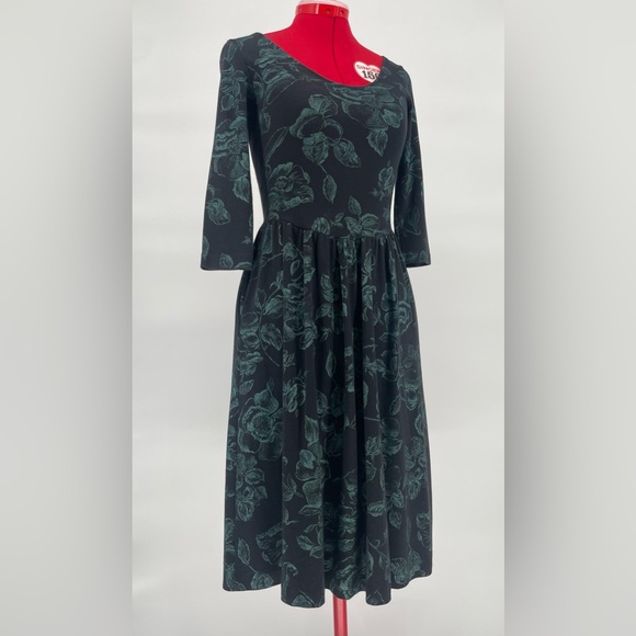 Vintage Timely Trends 3/4 Sleeve Black Floral Fit & Flare Dress - Picture 2 of 14